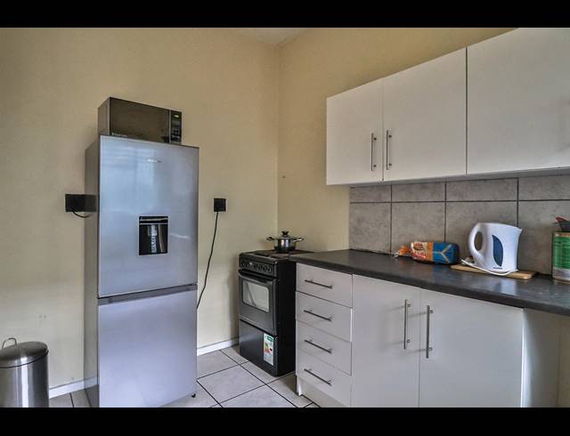 2 BEDROOM APARTMENT RENTED IN SOUTH END